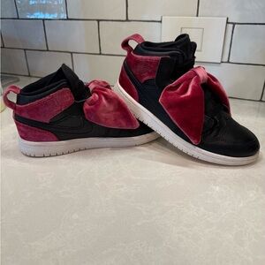 🩷 Air Jordan 1 Mid “Pink Bow” — Youth Size 2